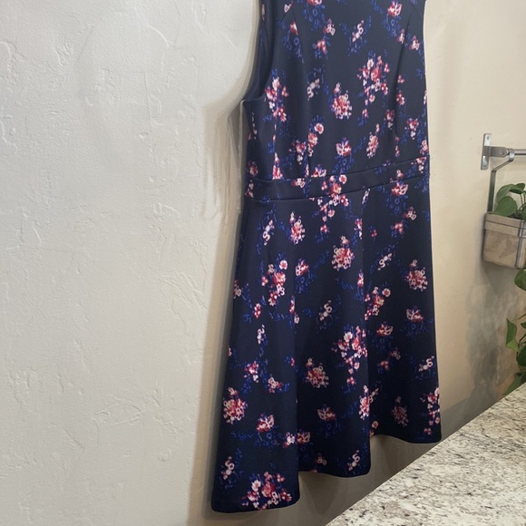 Dress - Picture 10 of 12